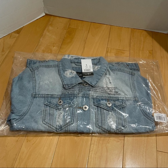 NWT women’s jean jacket - Picture 9 of 11
